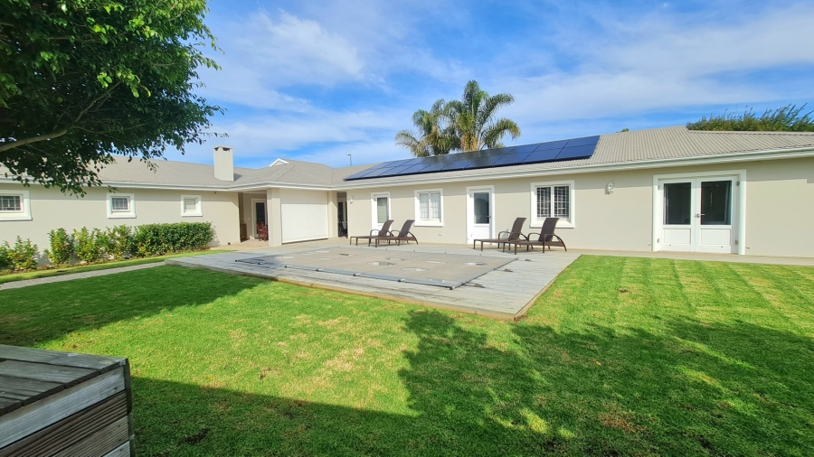 4 Bedroom Property for Sale in Whale Rock Western Cape